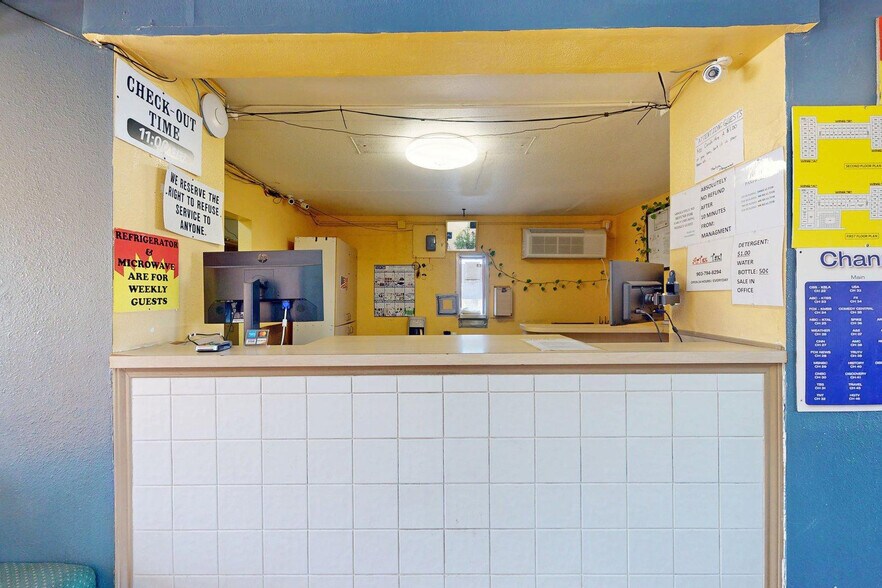 More Photos Of 900 Realtor Ave, Texarkana Hotel For Sale