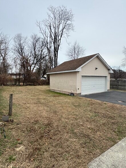 More Photos Of 307 Rock Ave, Piscataway Multifamily For Sale