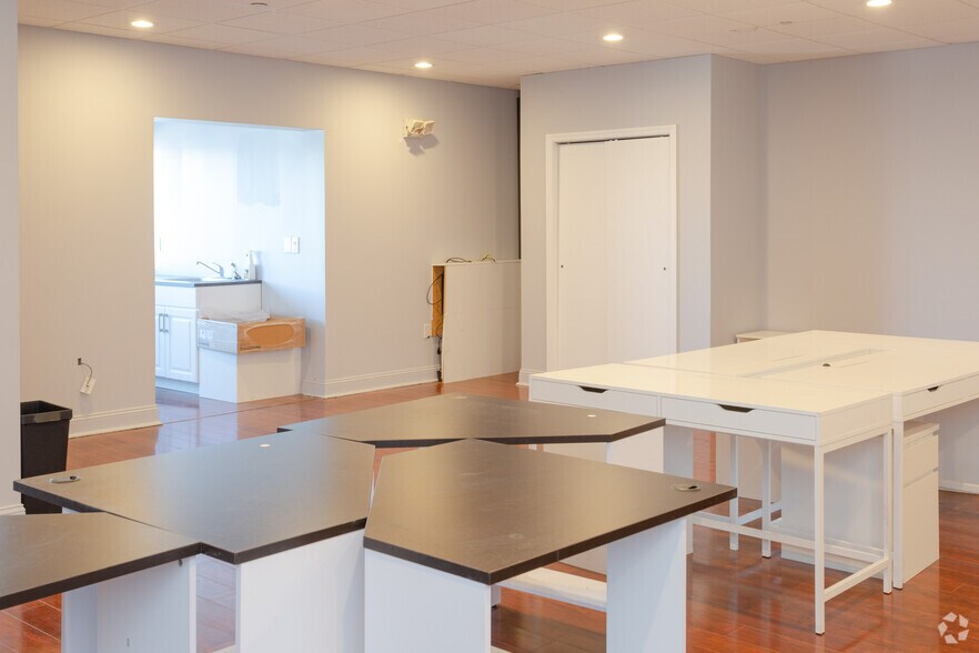 More Photos Of 725 River Rd, Edgewater Medical For Lease