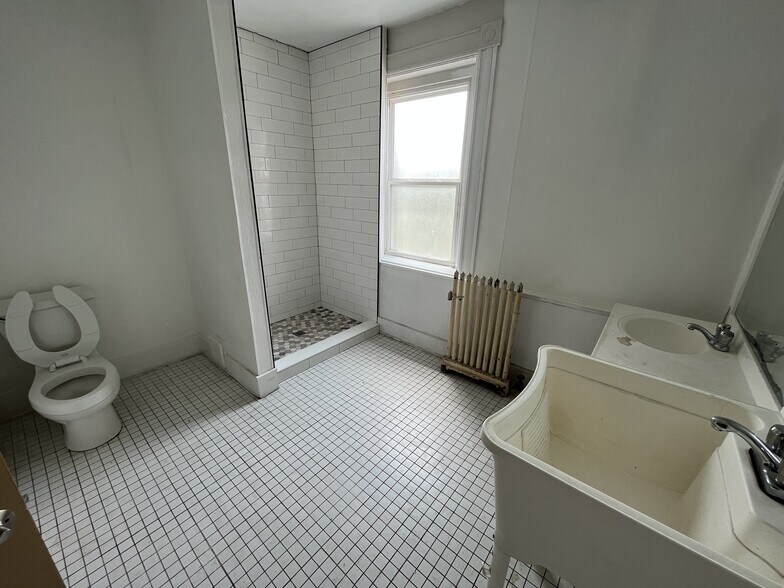 More Photos Of 270 Main St, Marlborough Storefront Retail Residential For Sale