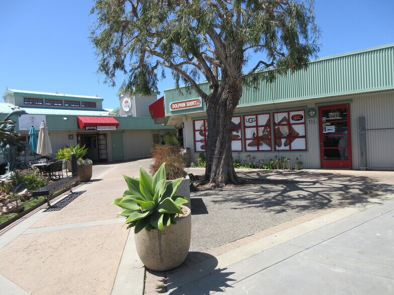 More Photos Of 715 Embarcadero, Morro Bay Restaurant For Lease