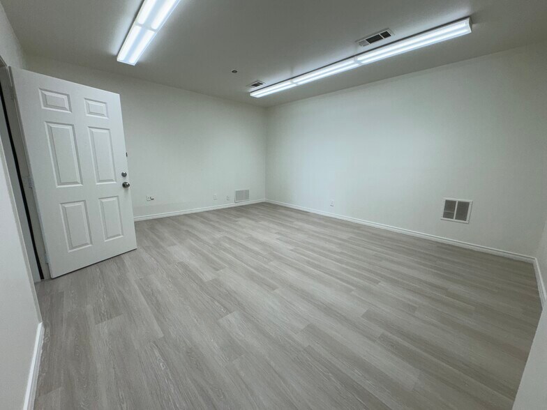 More Photos Of 3606 Marvin D Love Fwy, Dallas Medical For Lease