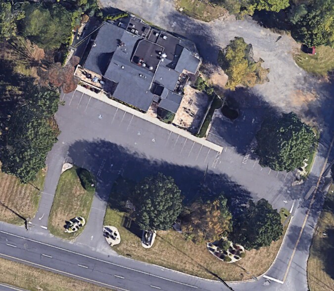 Primary Photo Of 522 Rt-33, Englishtown Restaurant For Lease