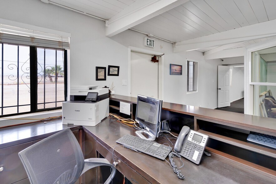 More Photos Of 2124 Thomas R Cannell Rd, Thermal Office For Sale