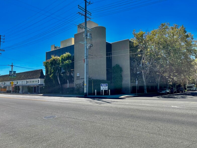 Primary Photo Of 12520 Magnolia Blvd, Valley Village Office For Lease