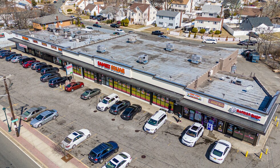 More Photos Of 957-979 Nassau Rd, Uniondale General Retail For Sale
