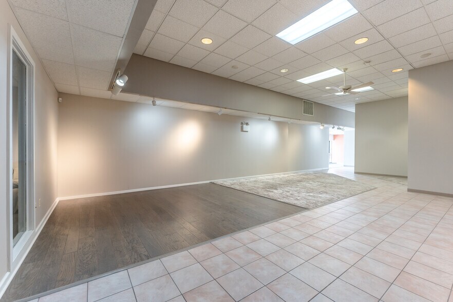 More Photos Of 1715 Stefko Blvd, Bethlehem Flex For Sale