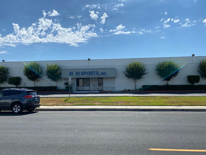 More Photos Of 16105 Gundry Ave, Paramount Manufacturing For Sale