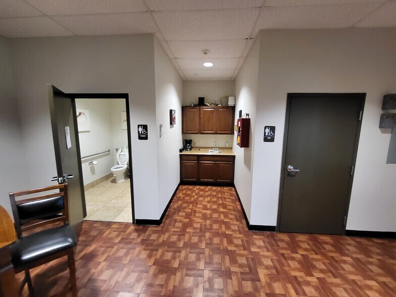 More Photos Of 16131 Performance, Naples Flex For Sale