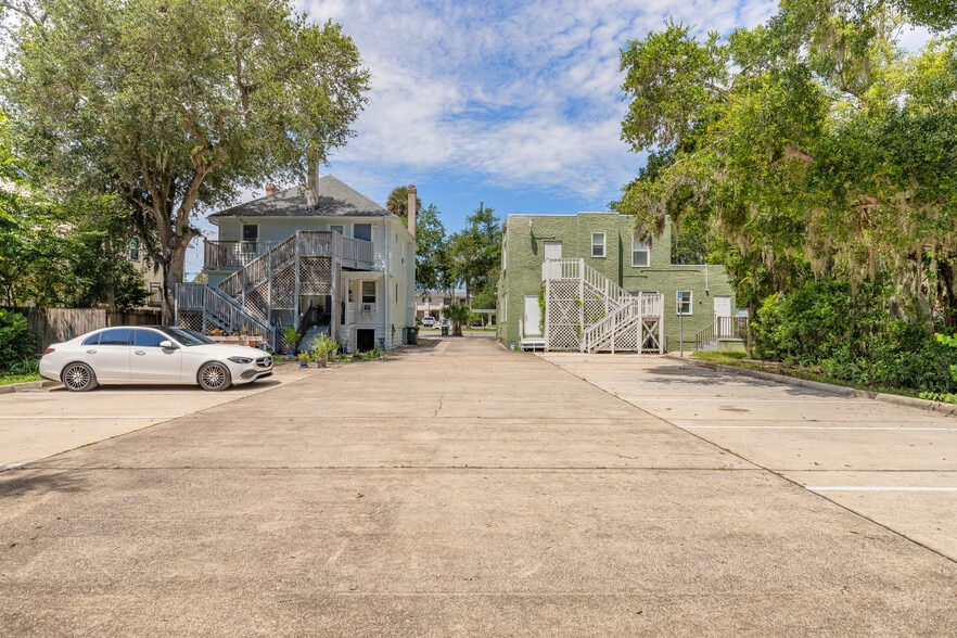 More Photos Of 519 S Ridgewood Ave, Daytona Beach Office For Sale