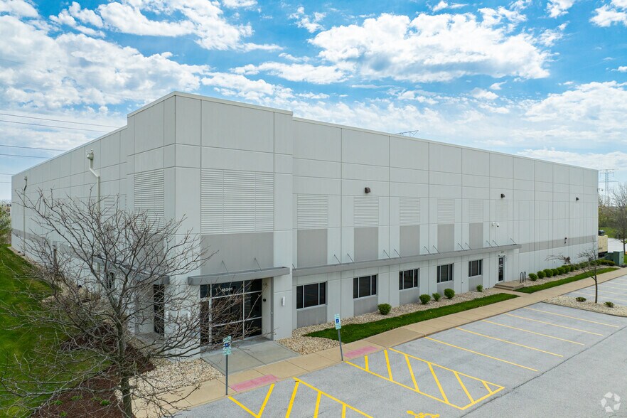 Primary Photo Of 18501 Northstar Ct, Tinley Park Food Processing For Sale