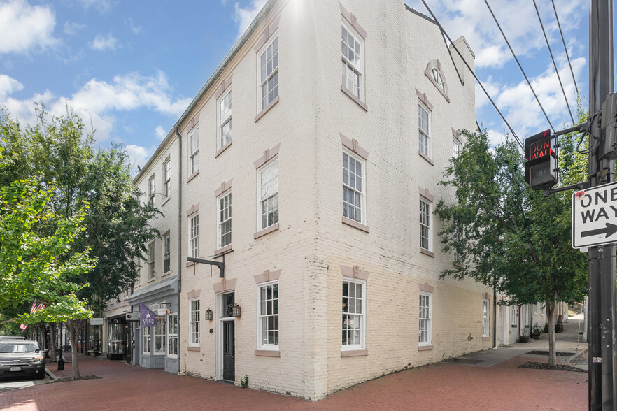 More Photos Of 826 Caroline St, Fredericksburg Storefront Retail Office For Lease