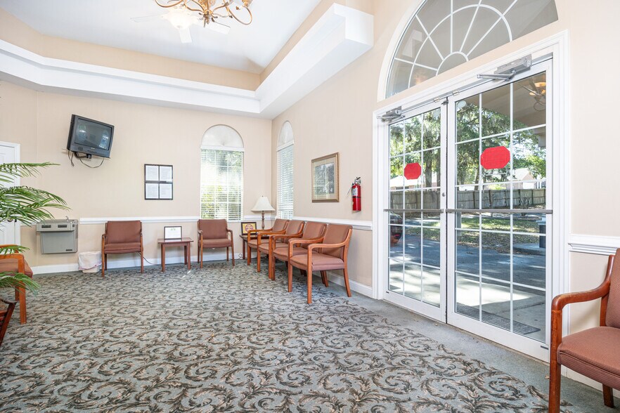 More Photos Of 165 SW Vision Gln, Lake City Office For Sale