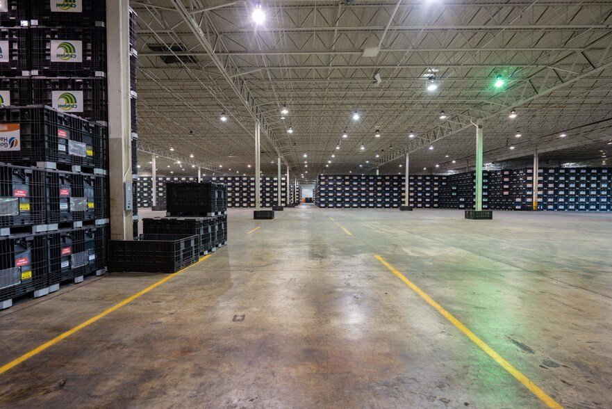 More Photos Of 1924 County Rd 3000 N, Rantoul Warehouse For Lease