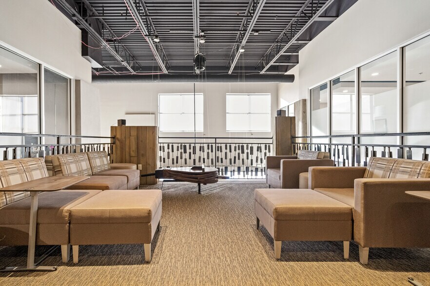 More Photos Of 165 Caprice Ct, Castle Rock Warehouse For Lease