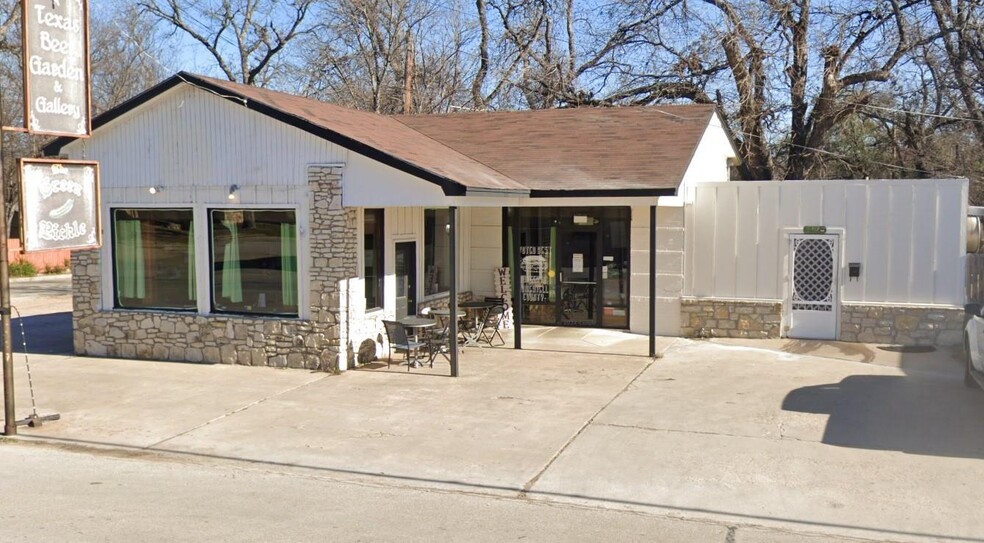 Primary Photo Of 212 NE Barnard St, Glen Rose Restaurant For Sale