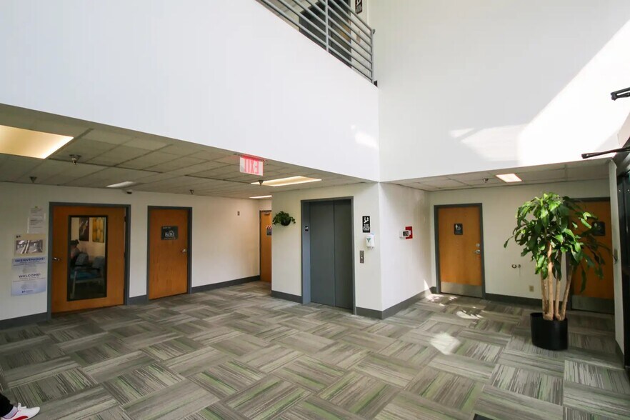 More Photos Of 7926 Preston Hwy, Louisville Medical For Lease