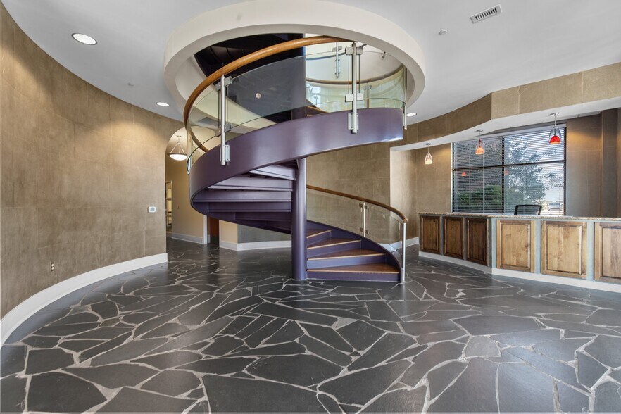 More Photos Of 201 E Livermore Dr, Pembroke Medical For Sale