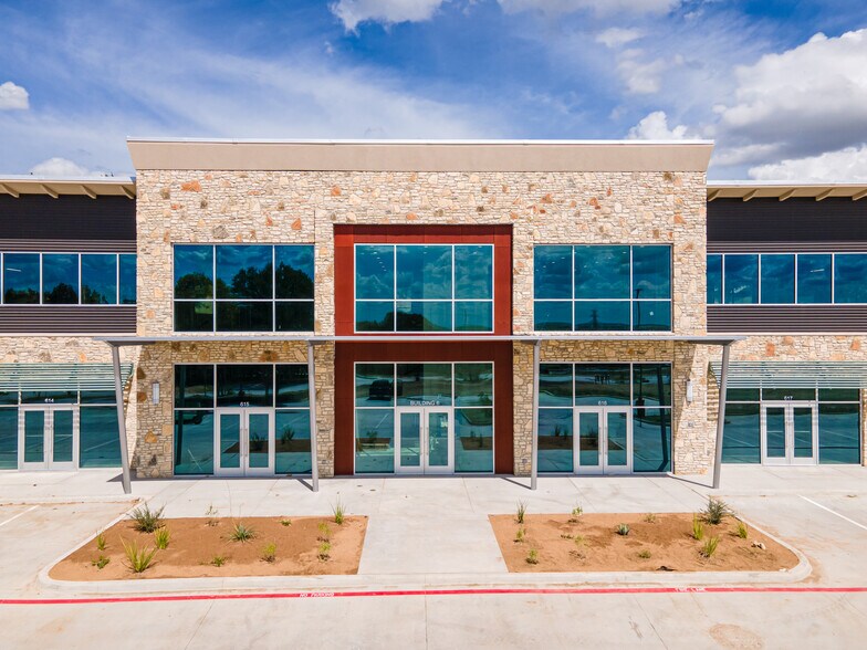 Primary Photo Of 13701 Woodway Dr, Woodway Coworking Space