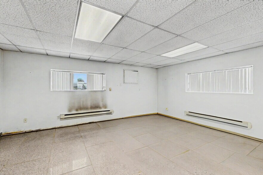 More Photos Of 2862 Wagner Rd, Waterloo Industrial For Lease