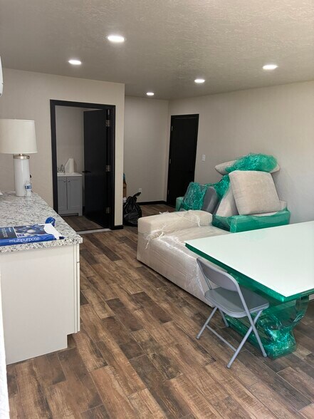 More Photos Of 11671 Maui Ln, Edmond Industrial For Lease