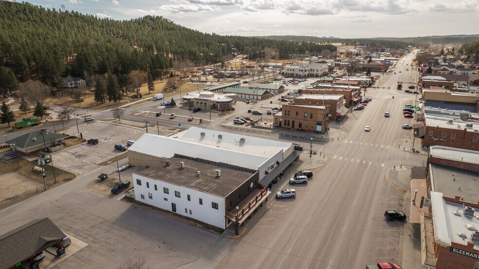 More Photos Of 632 Mount Rushmore Rd, Custer Specialty For Sale