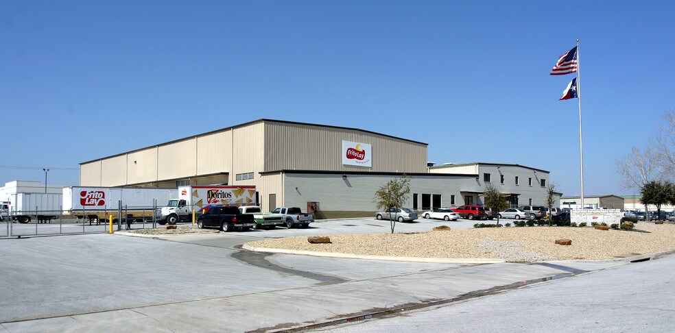 Primary Photo Of 4701 Pylon St, Fort Worth Warehouse For Lease