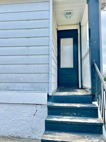More Photos Of 5904 Harford Rd, Baltimore Office Residential For Sale