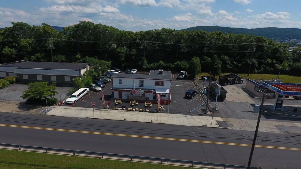 More Photos Of 1130 Pembroke Rd, Bethlehem Storefront Retail Residential For Lease