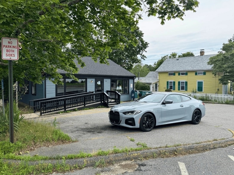More Photos Of 529 Old County Rd, Westport Post Office For Sale