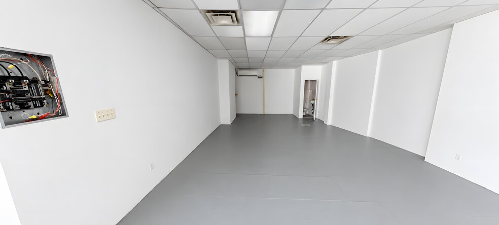 More Photos Of 681 Broadway, Brooklyn Storefront Retail Residential For Lease