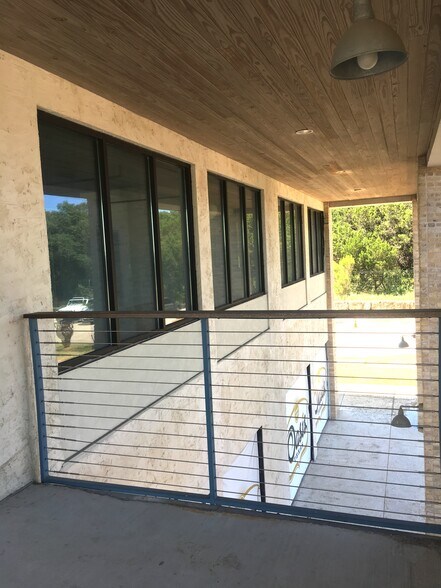 More Photos Of 6548 Comanche Trl, Austin Office For Lease