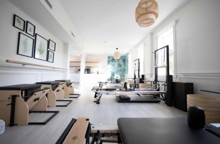 More Photos Of 484 John St, Burlington Storefront Retail Office For Sale