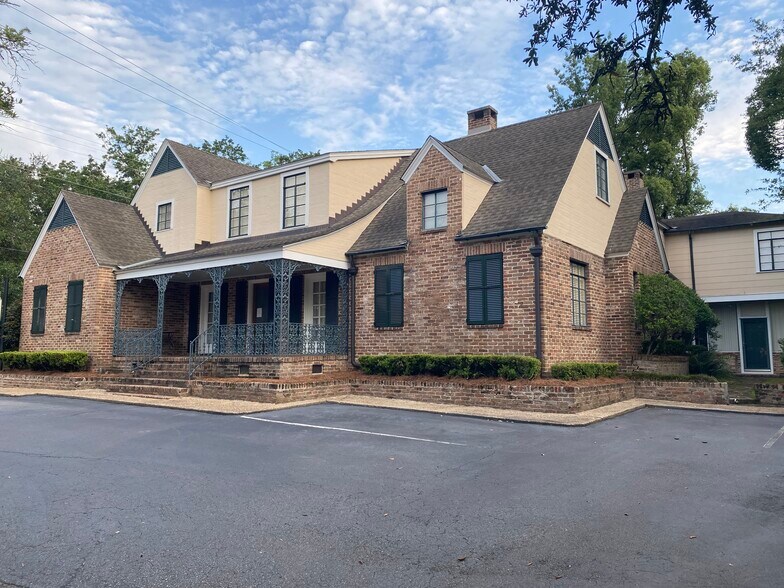 Primary Photo Of 1420 Government St, Mobile Office Residential For Lease