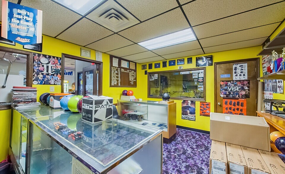 More Photos Of 2701 P Nut Ln, Bloomsburg Bowling Alley For Sale