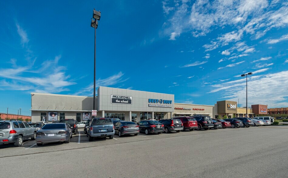 More Photos Of 10516 Katy Fwy, Houston Freestanding For Lease