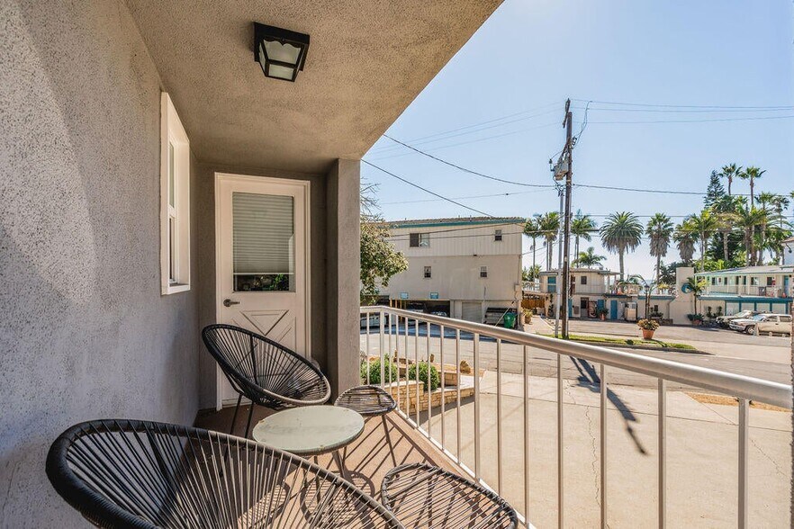 More Photos Of 440 Corona Del Mar, Santa Barbara Apartments For Sale