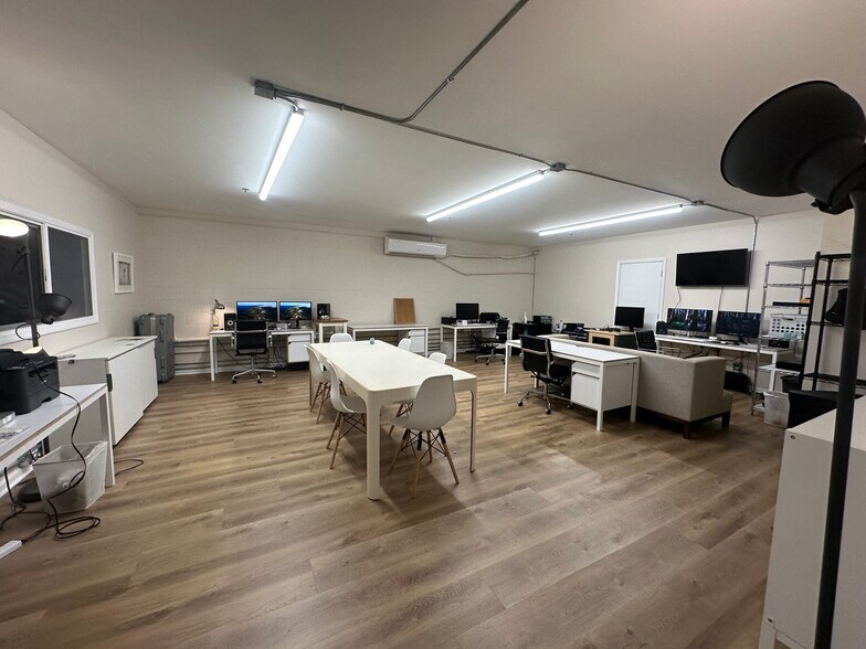 More Photos Of 3014-3018 N Coolidge Ave, Los Angeles Warehouse For Sale