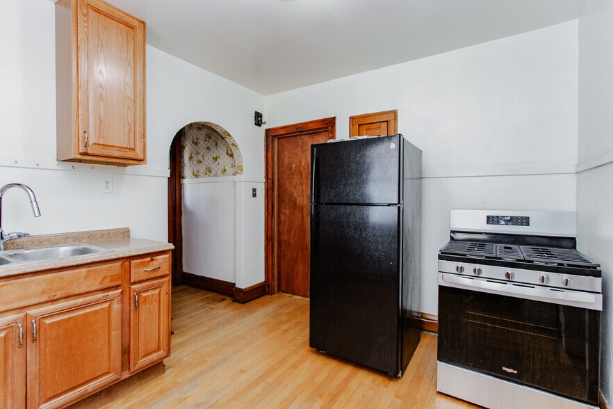 More Photos Of 2903 N Linder Ave, Chicago Apartments For Sale