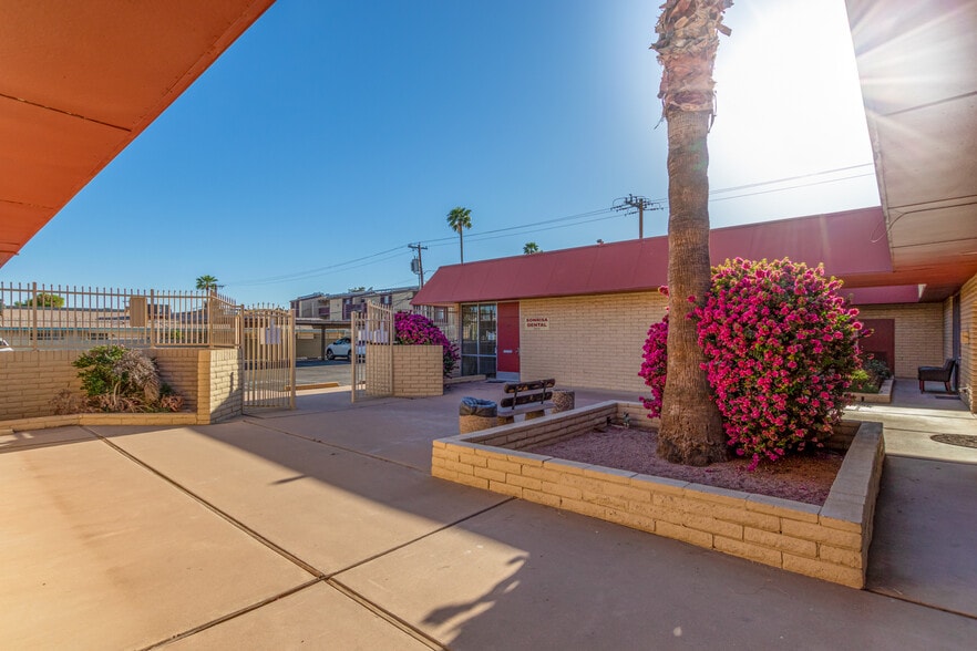 More Photos Of 1701 W Glendale Ave, Phoenix Medical For Sale