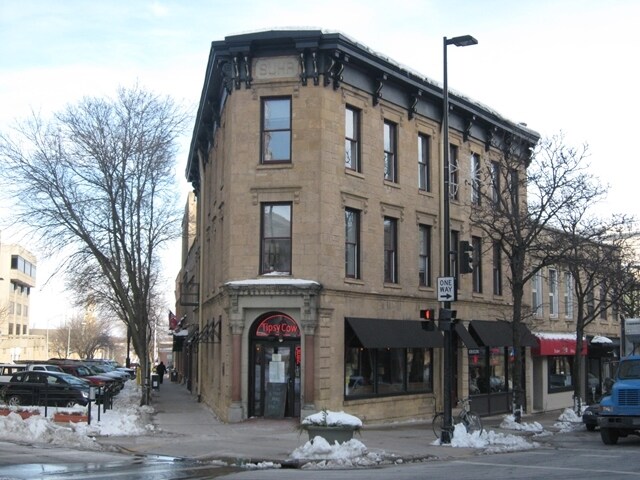More Photos Of 104 King St, Madison Storefront Retail Office For Lease