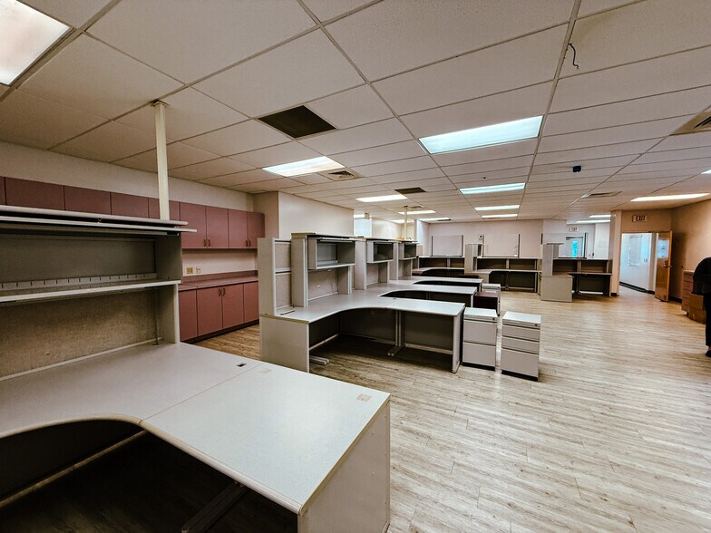 More Photos Of 6451 North W St, Pensacola Office For Lease