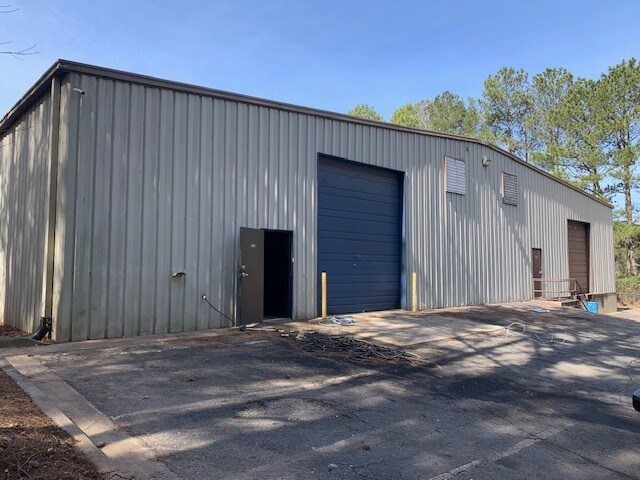 More Photos Of 8181 Industrial Pl, Alpharetta Light Distribution For Lease