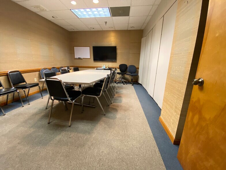 More Photos Of 4514 19th Street Ct E, Bradenton Manufacturing For Sale