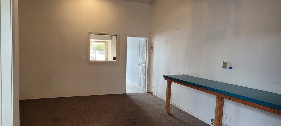 More Photos Of 6184 Atlantic Ave, Long Beach Storefront For Sale