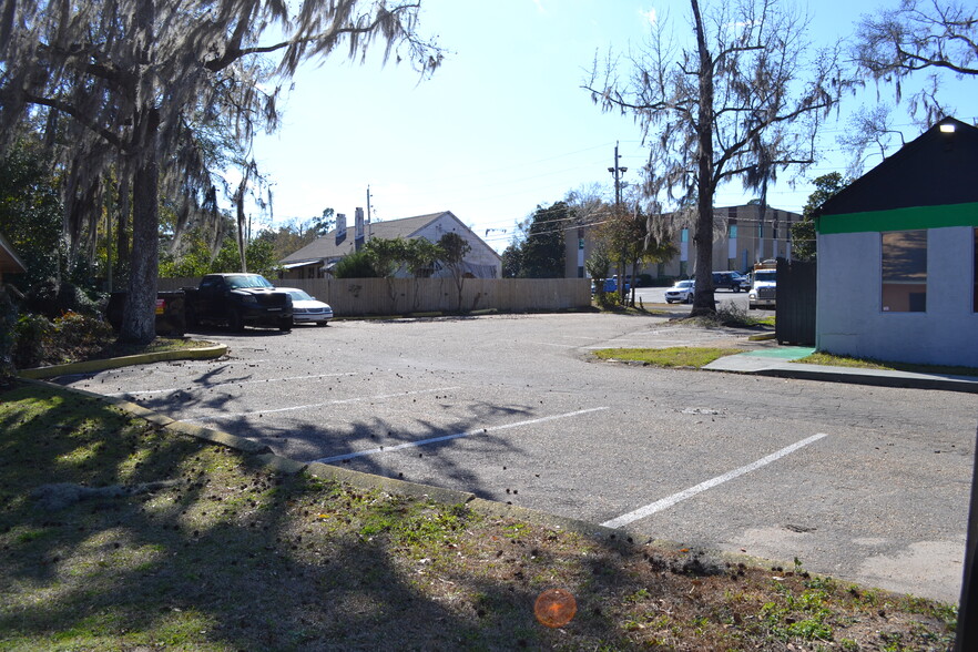 More Photos Of 2205 Apalachee Pky, Tallahassee Restaurant For Sale