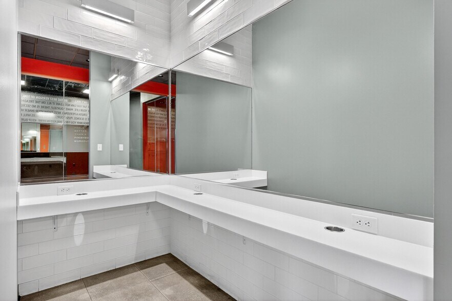 More Photos Of 682-688 Paul Huff Pky, Cleveland Freestanding For Lease