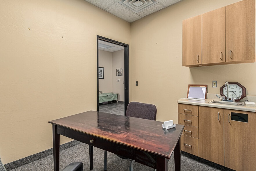 More Photos Of 20045 N 19th Ave, Phoenix Office For Sale