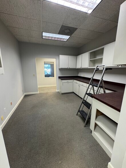 More Photos Of 3255 Industry Dr, Charleston Office For Sale