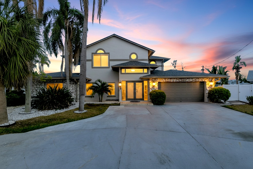 More Photos Of 4124 Harbor Cir S, Largo Specialty For Sale
